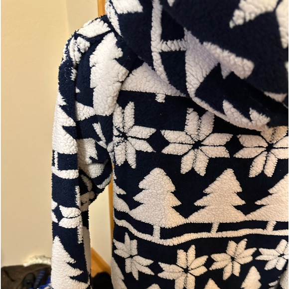 Vera Bradley Sherpa Pull over - Picture 6 of 8